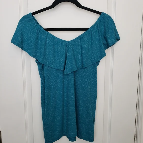 Top - Picture 2 of 3